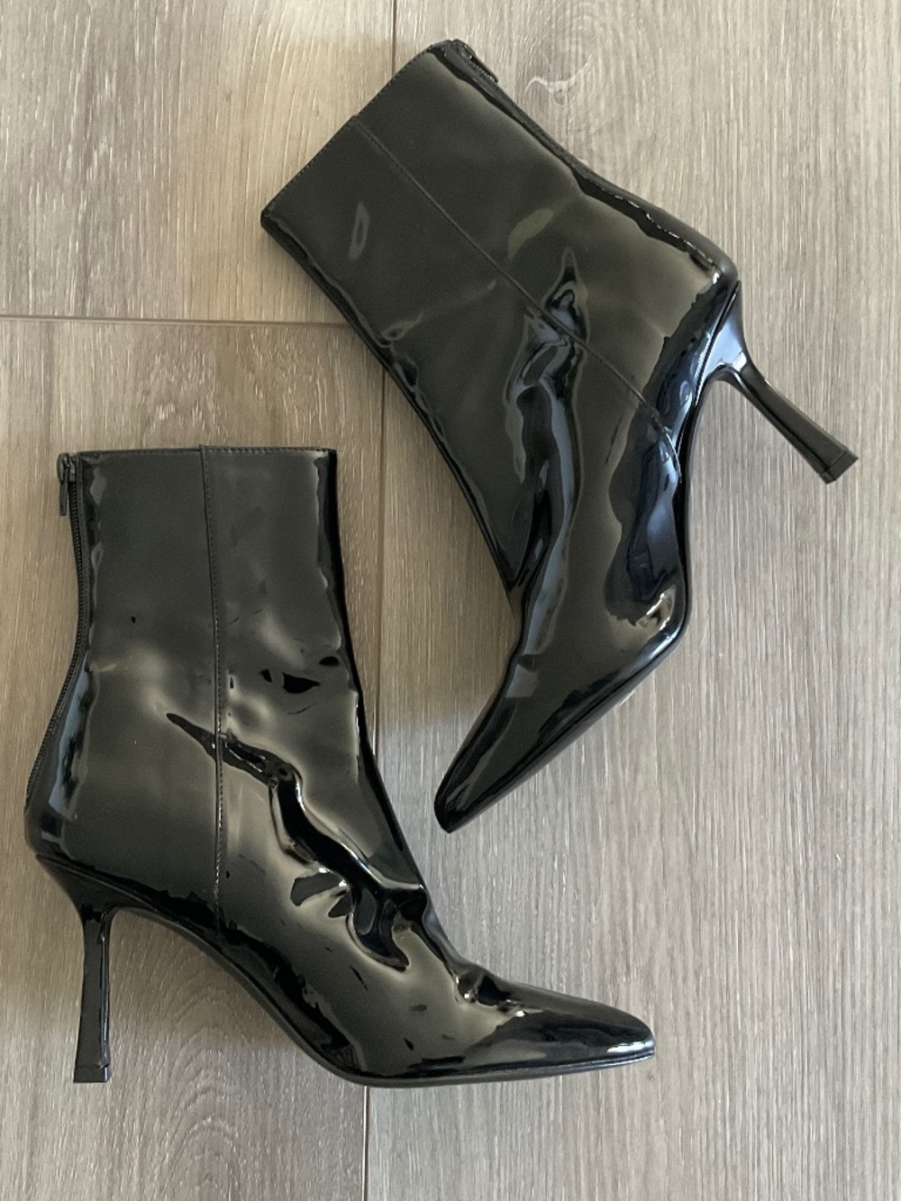 AQUA Hanna Pointed Toe Patent Boots in Black Size 7.5